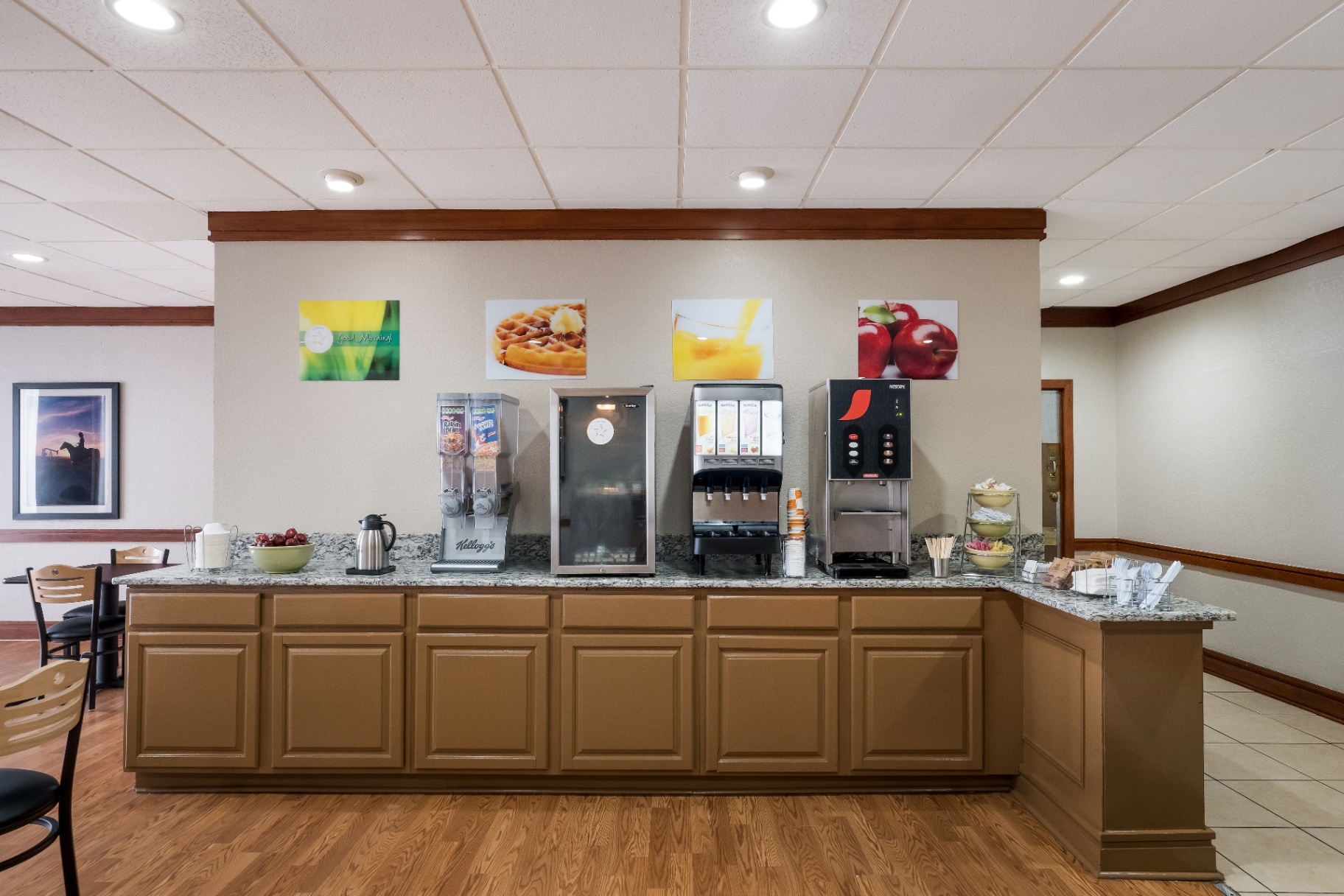 Complimentary hot breakfast buffet